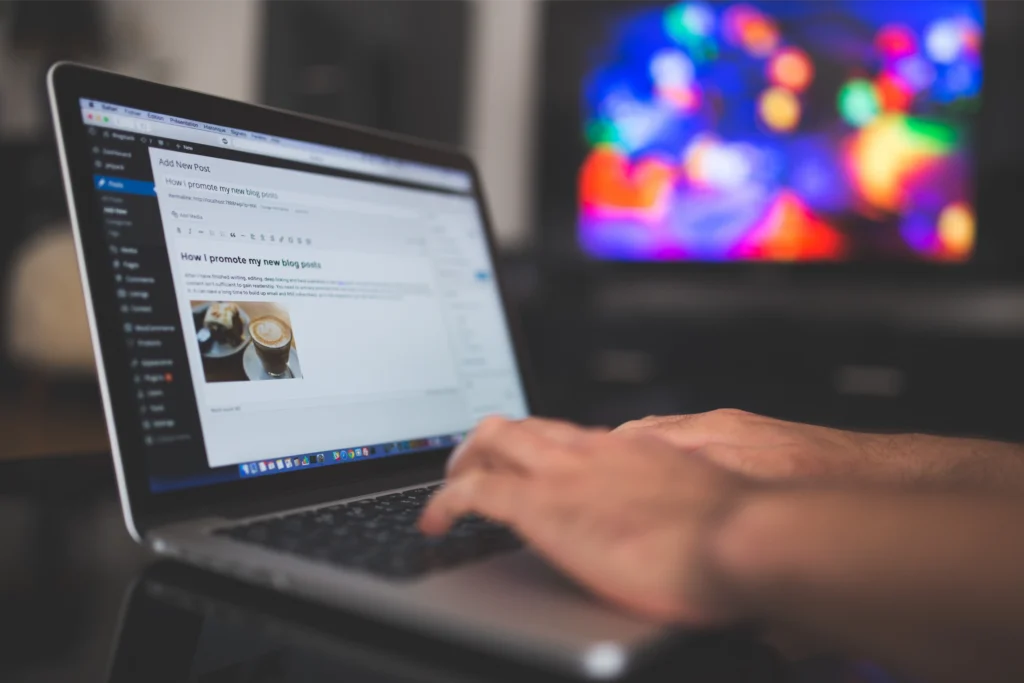 WordPress weboldal karbantartása és frissítése a szerkesztői felületen