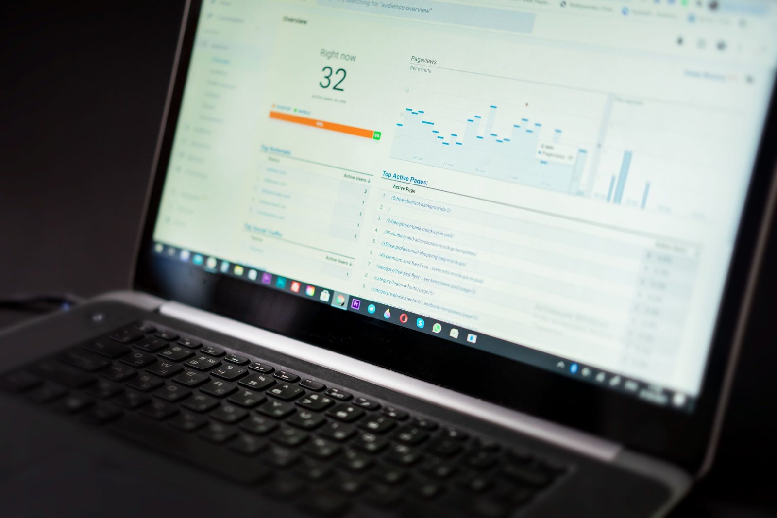 Automata SEO ellenőrző eszköz checklistával egy laptop képernyőjén